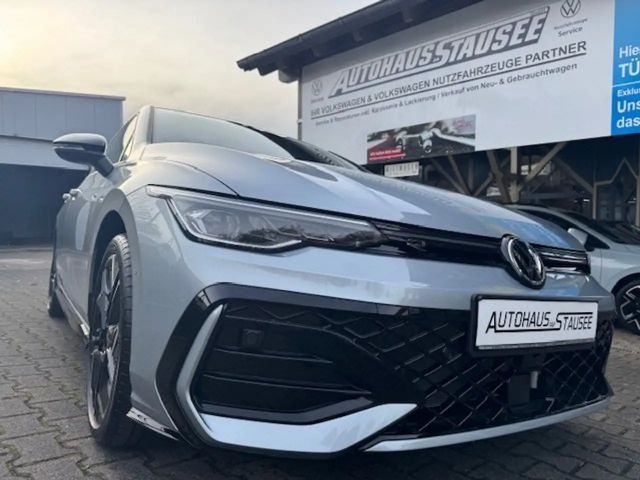 Volkswagen Golf 1.5 TSI R-Line