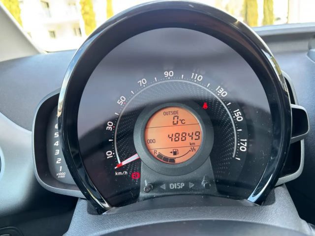 Toyota Aygo Hatchback Play X-play