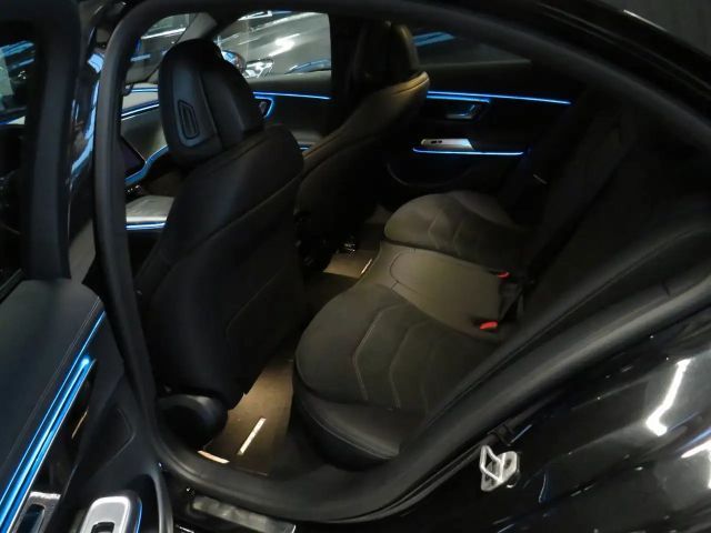 Mercedes-Benz E 220 AMG Line E 220 d Sedan