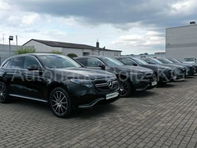Mercedes-Benz CLA 200 AMG Line Sedan