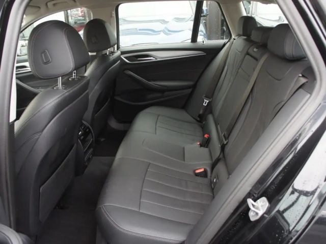 BMW 530 530e Touring