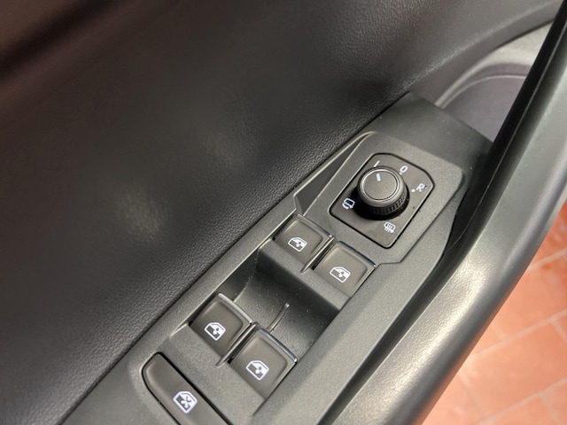 Volkswagen Polo 1.0 TSI DSG R-Line