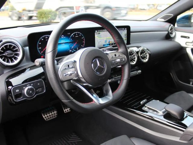 Mercedes-Benz CLA 250 AMG Line