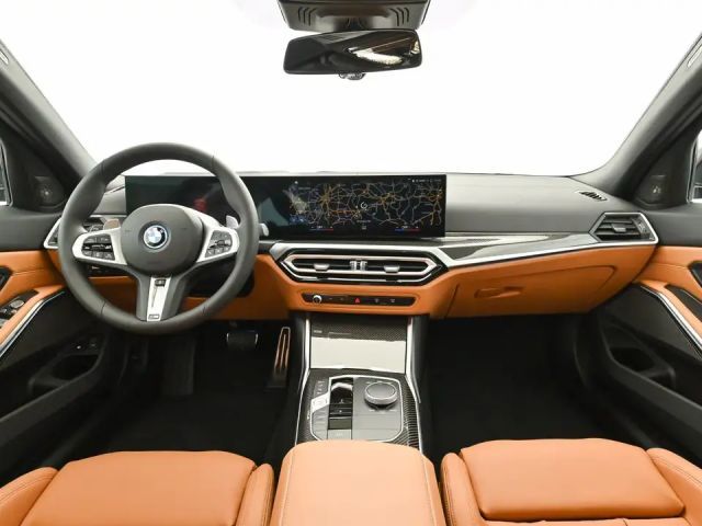 BMW 330 330e Sedan xDrive