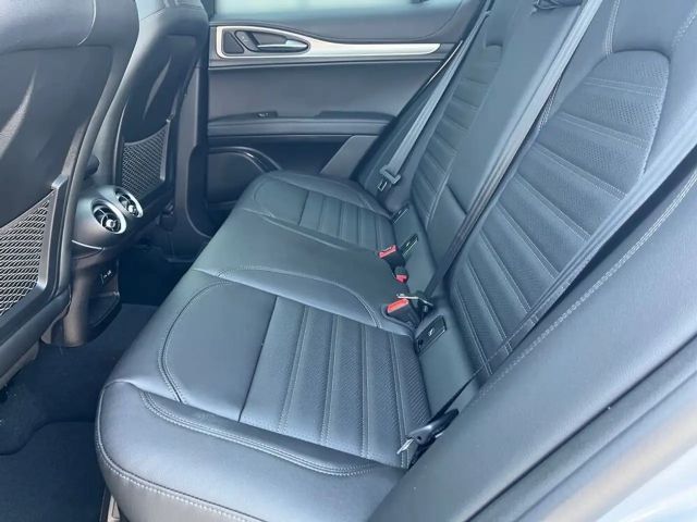 Alfa Romeo Stelvio AT8 Q4 Veloce