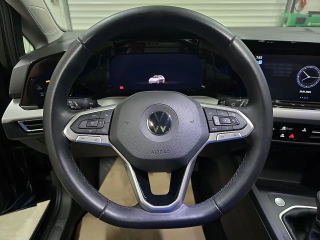 Volkswagen Golf Life Variant