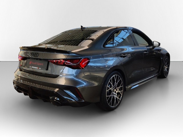 Audi RS3 Quattro S-Tronic Sedan