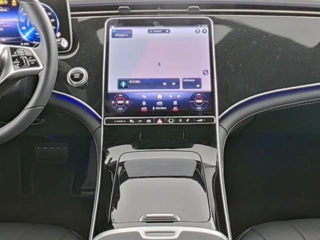 Mercedes-Benz EQE 300 Sedan