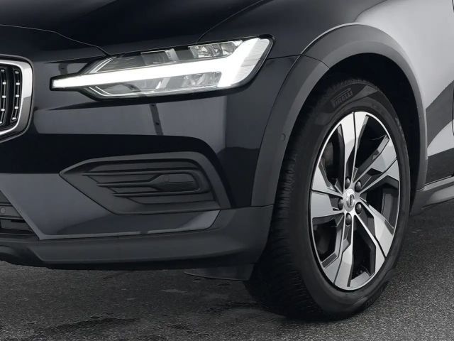 Volvo V60 Cross Country AWD Plus