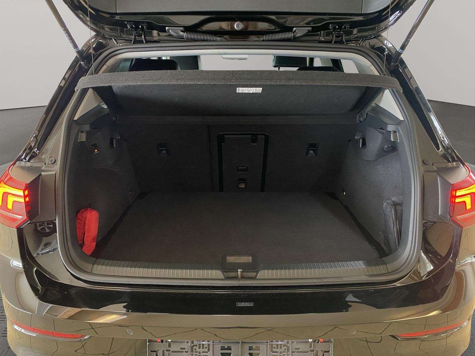 Volkswagen Golf 1.5 eTSI BMT DSG Golf VIII Life