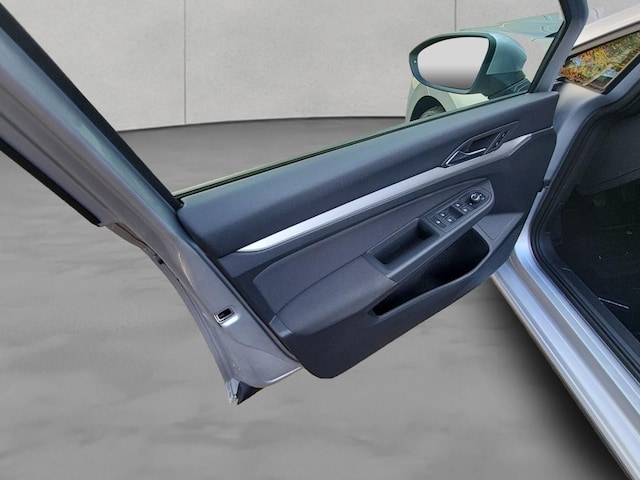 Volkswagen Golf 1.0 TSI Life Variant