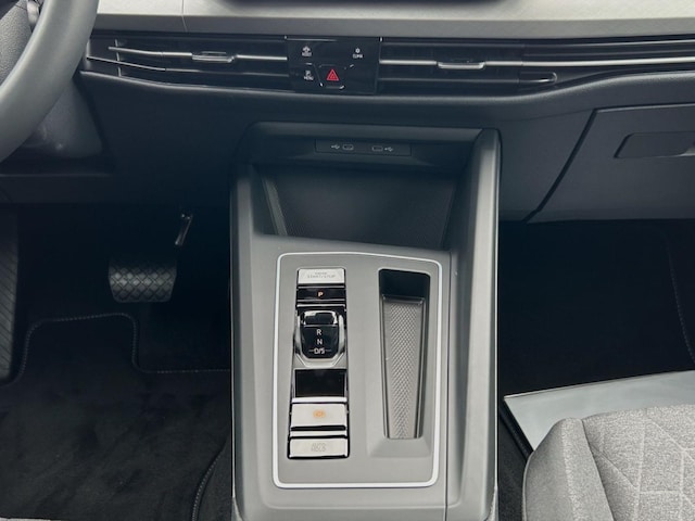 Volkswagen Golf 1.5 TSI DSG Life Variant