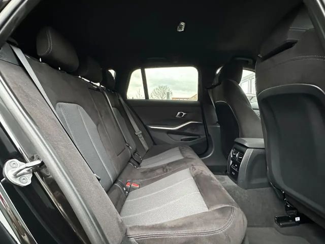 BMW 330 330d M-Sport Touring xDrive