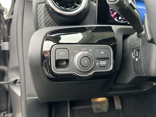 Mercedes-Benz A 180 A 180 Kompakt LED*CAM*MBUX*BURMESTER*TOTWINKEL