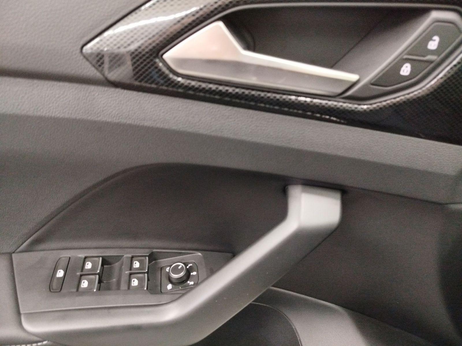 Volkswagen T-Cross IQ.Drive R-Line