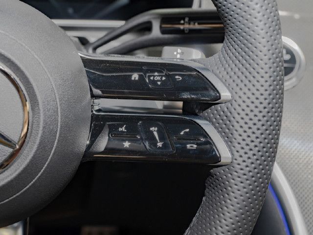 Mercedes-Benz C 200 AMG Line Sedan