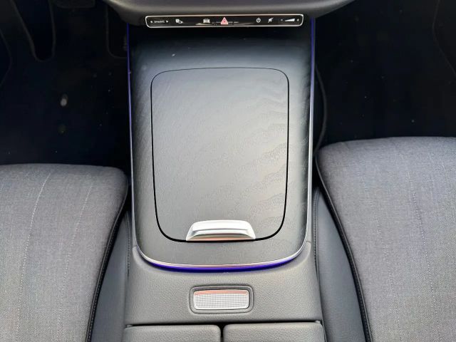 Mercedes-Benz E 220 AVANTGARDE E 220 d Estate