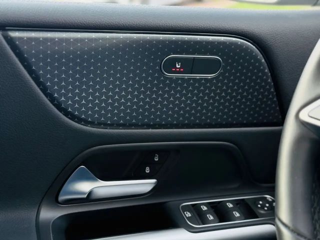 Mercedes-Benz B 180 B 180 d Progressive Sedan