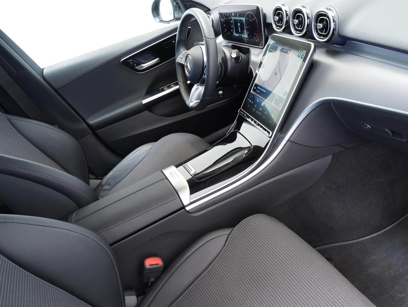 Mercedes-Benz C 200 AVANTGARDE C 200 d Estate