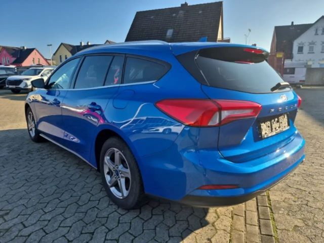Ford Focus Cool & Connect EcoBoost Wagon