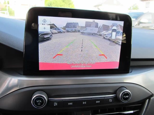 Ford Focus Titanium Wagon