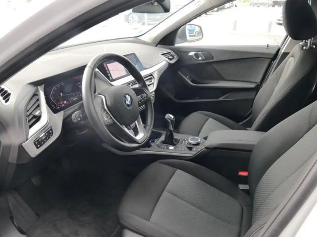 BMW 118 118i Sedan