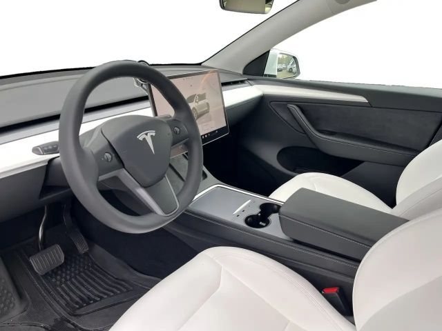 Tesla Model Y RWD