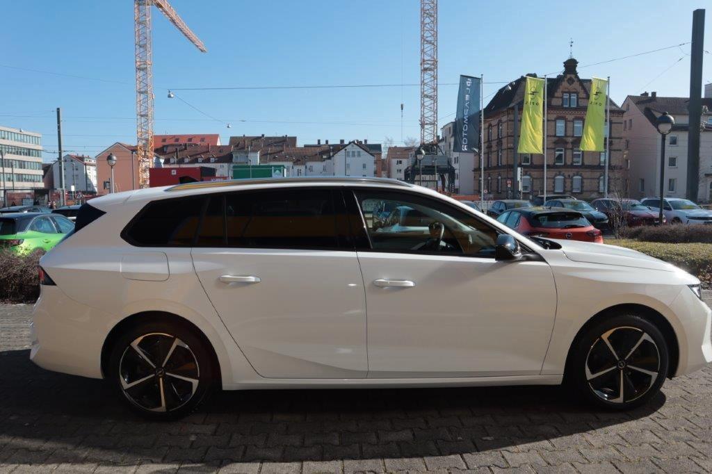 Opel Astra 1.2 Turbo Elegance Sports Tourer