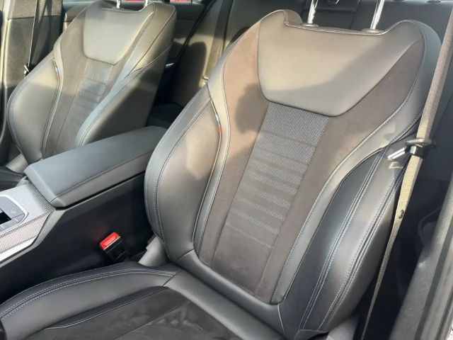 BMW 318 318i M-Sport Sedan