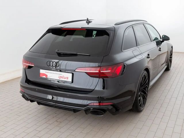 Audi RS4 tiptr. 360°K NAVI VIRTUAL SITZHZG DAB