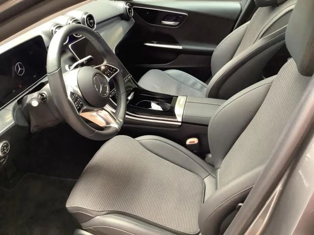 Mercedes-Benz C 180 AVANTGARDE Sedan