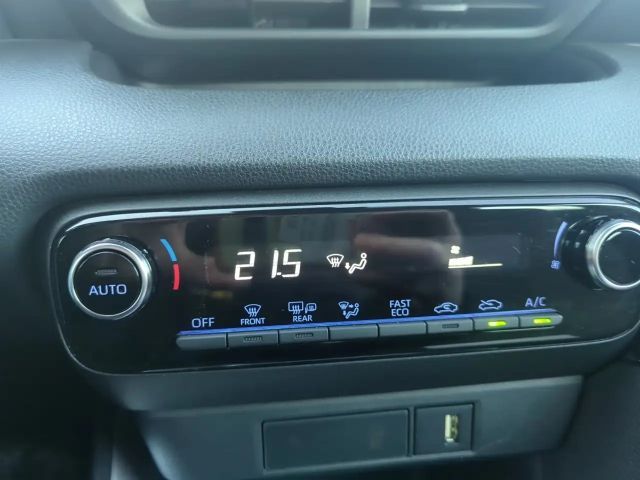 Toyota Yaris Hatchback Team D