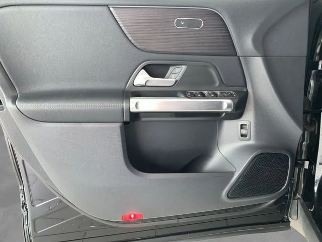 Mercedes-Benz EQB 300