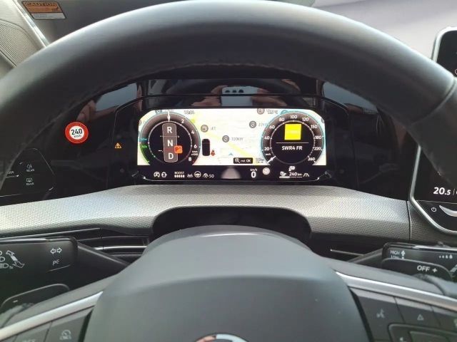 Volkswagen Golf DSG Style eHybrid