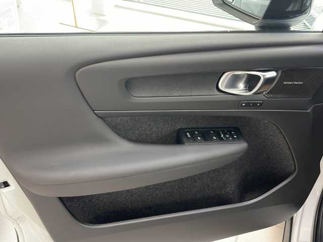 Volvo EX40 Bluetooth Klima Standhzg Einparkhilfe el. Fenster