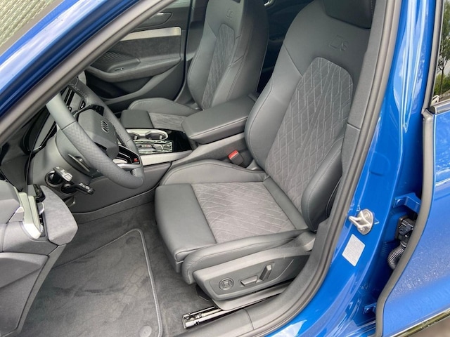 Audi A6 Avant Quattro S-Tronic