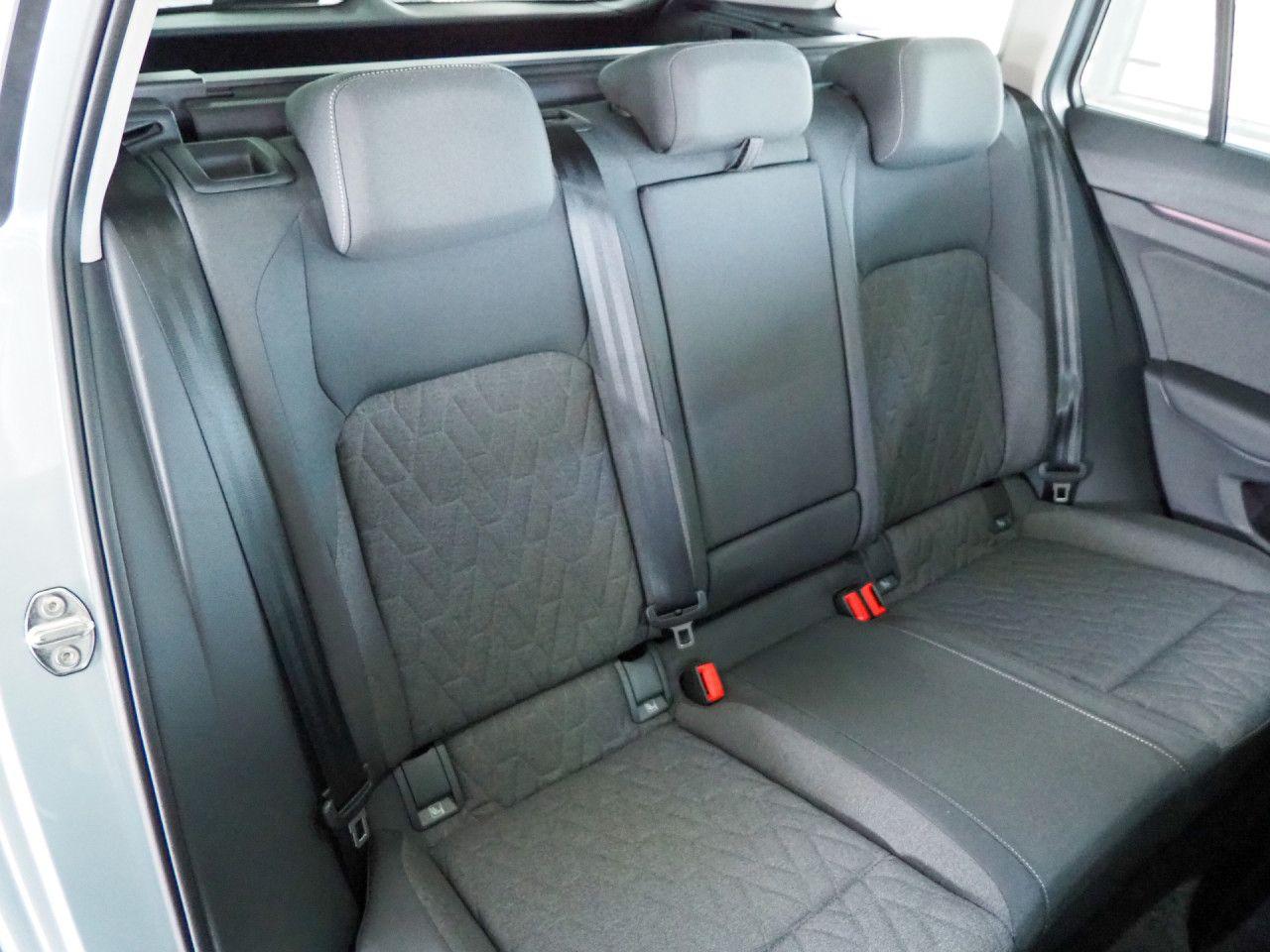 Volkswagen Golf 1.5 eTSI DSG Life Variant