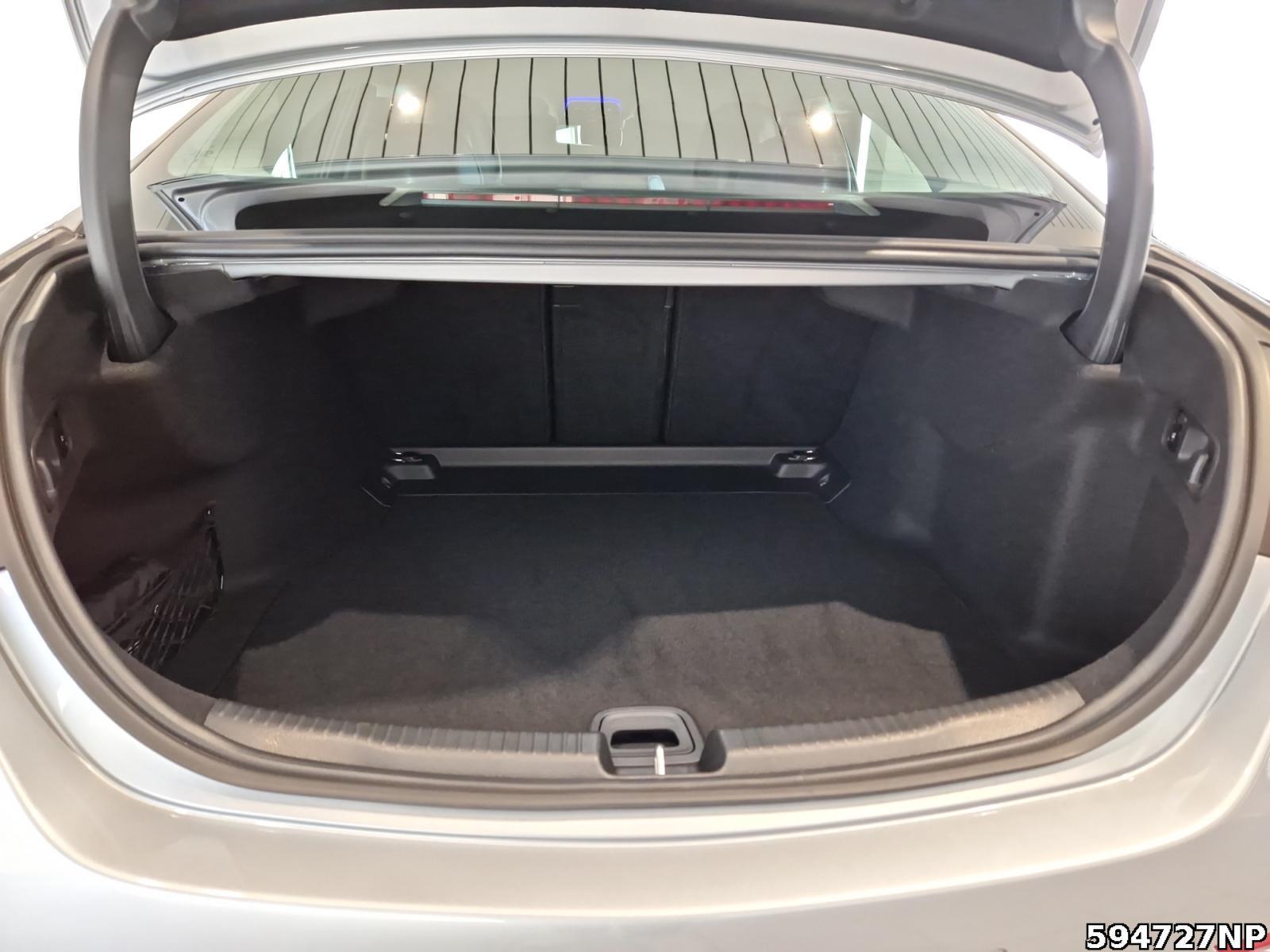 Mercedes-Benz C 180 AVANTGARDE Sedan