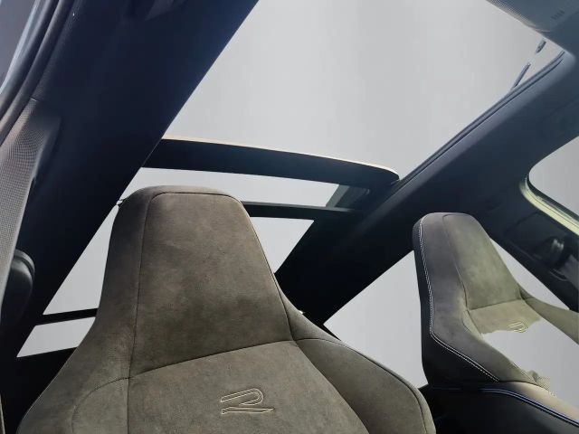 Volkswagen Golf R-Line Variant