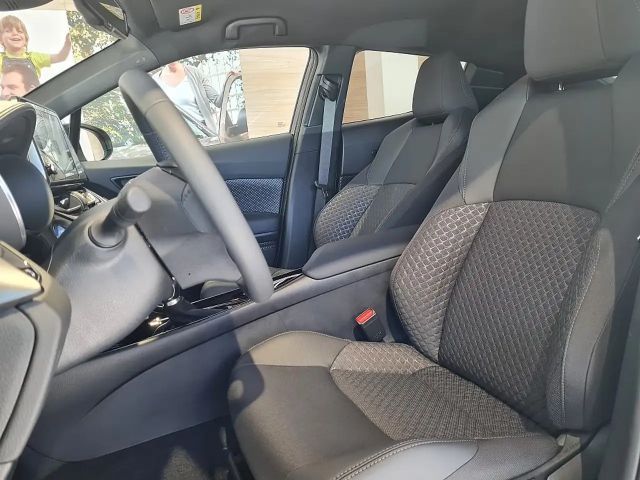 Toyota C-HR Active Hybride