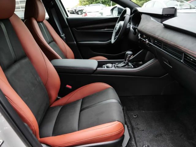 Mazda 3 2.5L SkyActiv e-Skyactiv