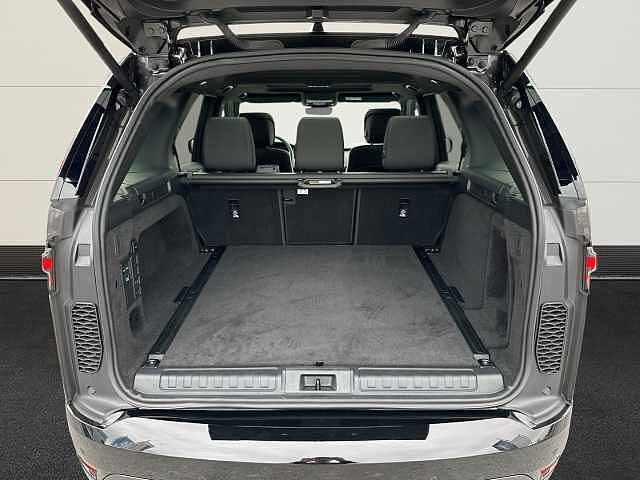 Land Rover Discovery D300 Dynamic SE