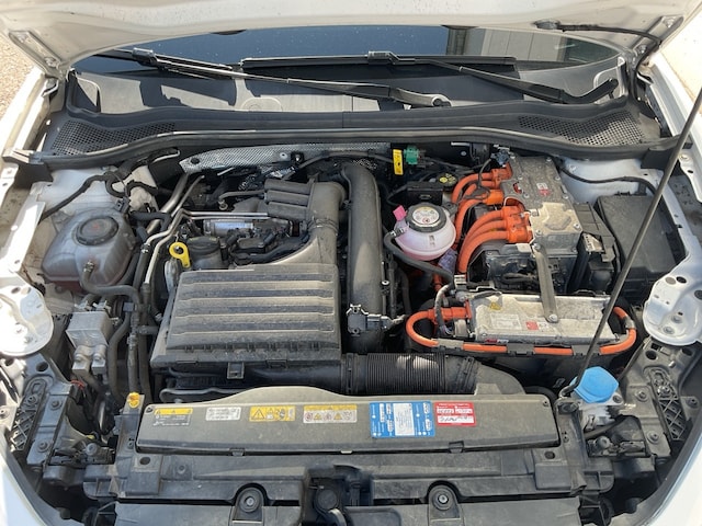 Cupra Leon Cupra Leon 1,4 TSI e-Hybrid LED+KEYLESS+KAMERA