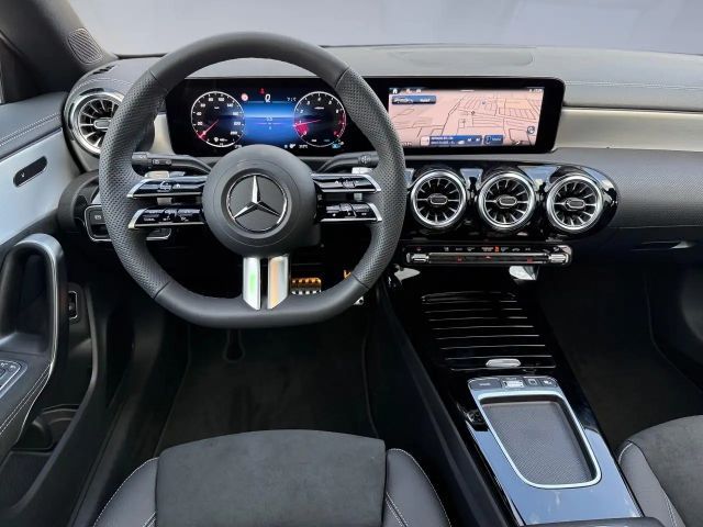 Mercedes-Benz CLA 200 AMG Line Shooting Brake