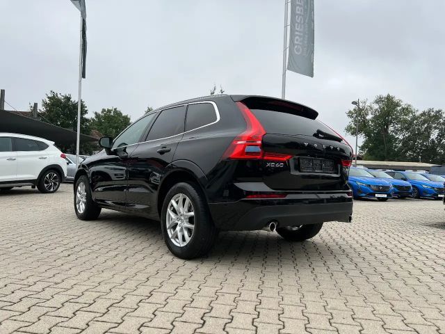 Volvo XC60 Momentum