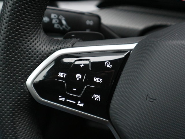 Volkswagen Golf R-Line Variant