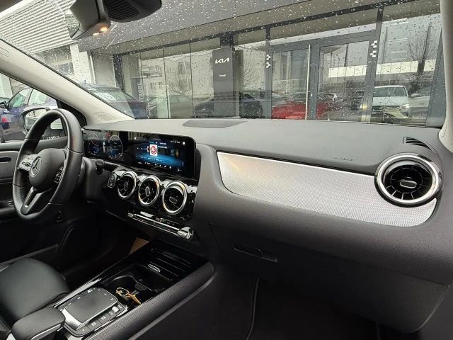 Mercedes-Benz B 180 B 180 d