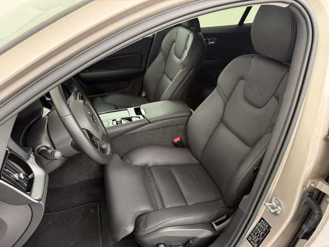 Volvo V60 AWD Dark Plus Recharge T6