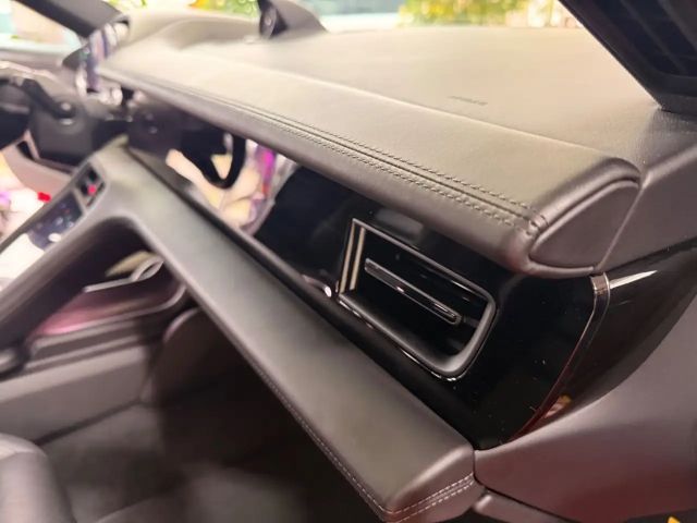 Porsche Taycan 4 Cross Turismo