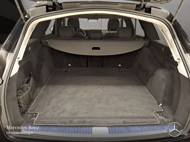 Mercedes-Benz E 220 AVANTGARDE E 220 d Estate